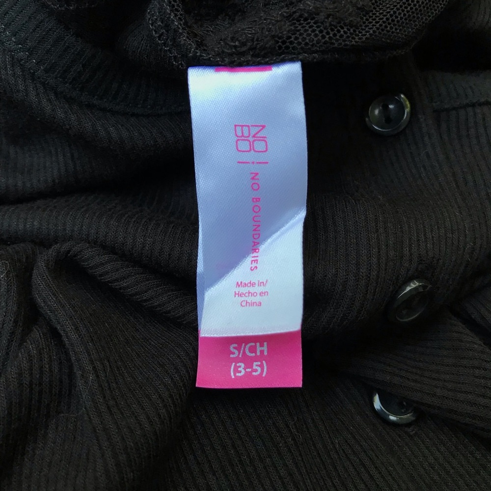 NWT No Boundaries embroidered lace knot black top - Picture 5 of 6